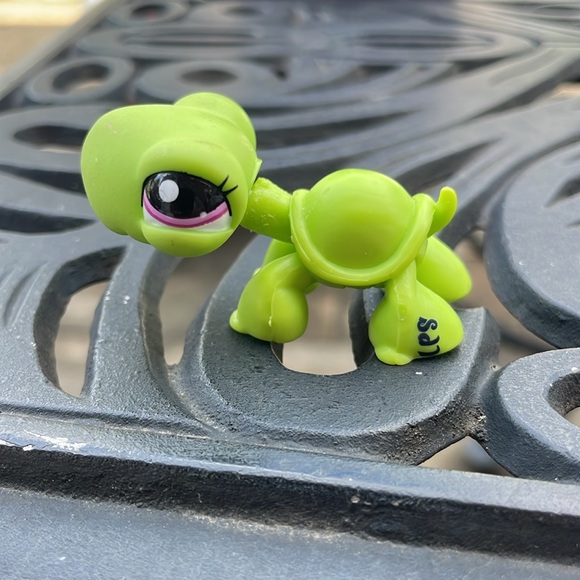 Littlest Pet Shop Blind Bags Turtle (#2607) Pet - Picture 10 of 10